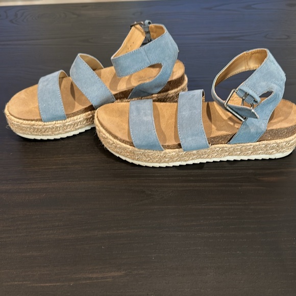 Universal Thread Light Blue Sandals - Picture 2 of 4